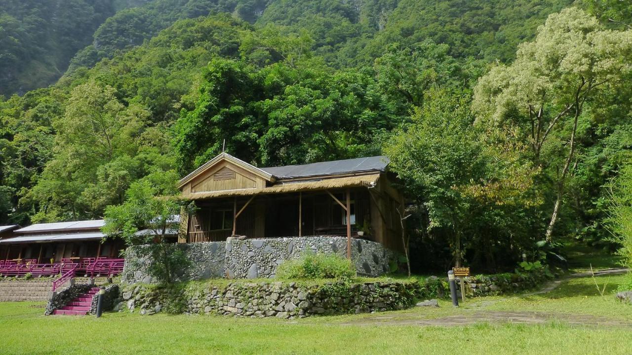 Taroko Village Hotel Fushi Exterior photo